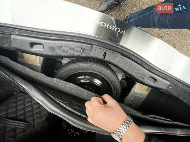 Серый Форд Фьюжн, объемом двигателя 2 л и пробегом 146 тыс. км за 13800 $, фото 75 на Automoto.ua