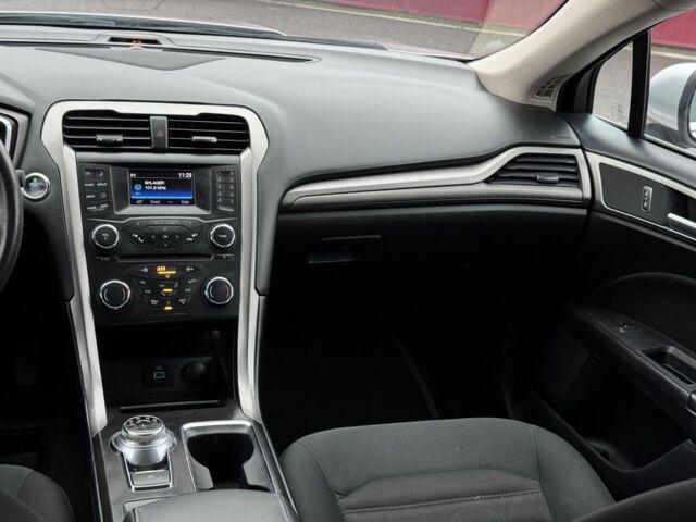 Серый Форд Фьюжн, объемом двигателя 2 л и пробегом 195 тыс. км за 12300 $, фото 13 на Automoto.ua