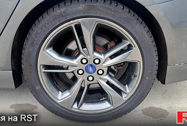 Серый Форд Фьюжн, объемом двигателя 2.7 л и пробегом 156 тыс. км за 15000 $, фото 5 на Automoto.ua