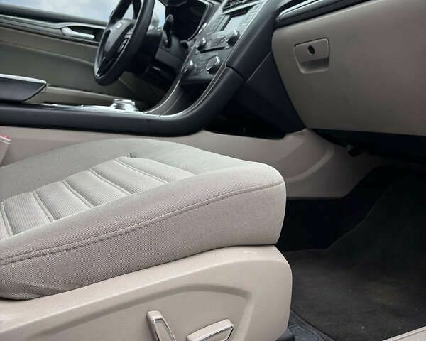 Сірий Форд Фьюжен, об'ємом двигуна 2 л та пробігом 207 тис. км за 13000 $, фото 25 на Automoto.ua