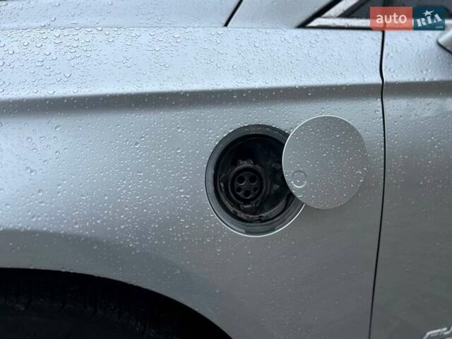 Форд Фьюжн 2017 в Львове на Automoto.ua Серый Форд Фьюжн, объемом двигателя 2 л и пробегом 147 тыс. км за 15999 $, фото 9 на Automoto.ua