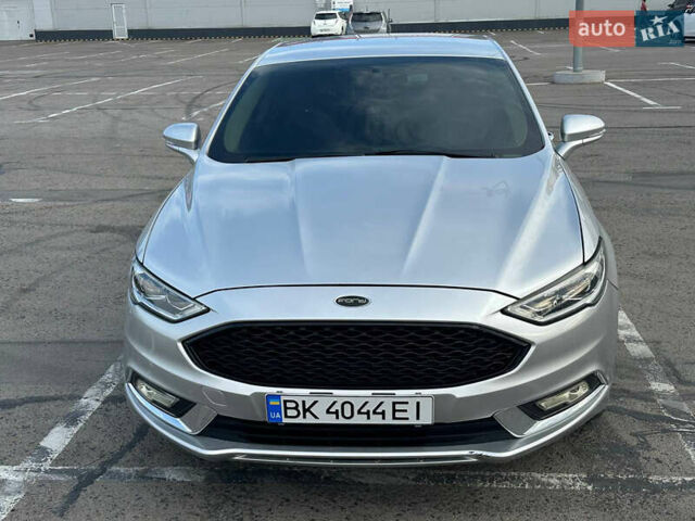 Сірий Форд Фьюжен, об'ємом двигуна 1.5 л та пробігом 117 тис. км за 11500 $, фото 2 на Automoto.ua