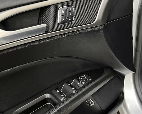 Серый Форд Фьюжн, объемом двигателя 2 л и пробегом 186 тыс. км за 12100 $, фото 19 на Automoto.ua