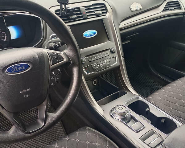 Форд Фьюжн 2017 в Одессе на Automoto.ua Серый Форд Фьюжн, объемом двигателя 2 л и пробегом 206 тыс. км за 12500 $, фото 9 на Automoto.ua