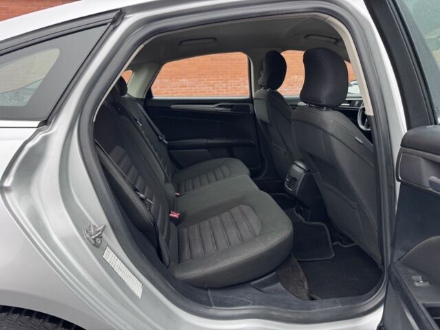 Серый Форд Фьюжн, объемом двигателя 2 л и пробегом 195 тыс. км за 12300 $, фото 22 на Automoto.ua