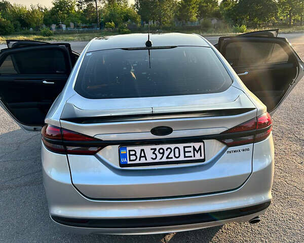 Серый Форд Фьюжн, объемом двигателя 2 л и пробегом 118 тыс. км за 11500 $, фото 3 на Automoto.ua