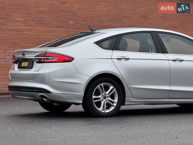 Серый Форд Фьюжн, объемом двигателя 2 л и пробегом 195 тыс. км за 12300 $, фото 10 на Automoto.ua