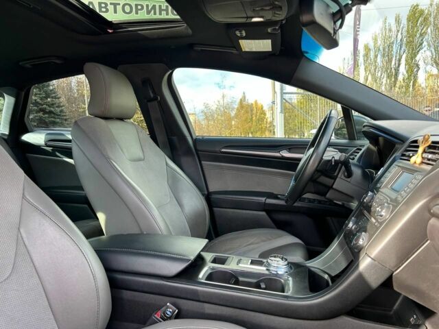 Форд Фьюжн 2017 в Кривом Роге на Automoto.ua Серый Форд Фьюжн, объемом двигателя 2.7 л и пробегом 95 тыс. км за 13500 $, фото 13 на Automoto.ua