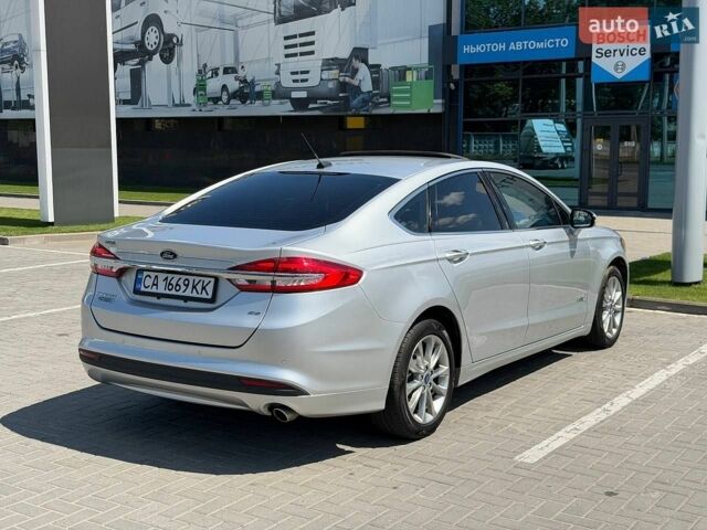 Сірий Форд Фьюжен, об'ємом двигуна 2 л та пробігом 186 тис. км за 13500 $, фото 5 на Automoto.ua