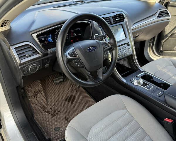 Серый Форд Фьюжн, объемом двигателя 2.5 л и пробегом 179 тыс. км за 10500 $, фото 11 на Automoto.ua