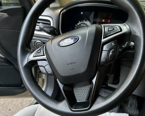 Форд Фьюжн 2017 в Львове на Automoto.ua Серый Форд Фьюжн, объемом двигателя 2.5 л и пробегом 155 тыс. км за 11500 $, фото 13 на Automoto.ua