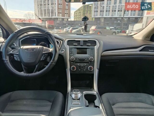 Сірий Форд Фьюжен, об'ємом двигуна 2 л та пробігом 181 тис. км за 11899 $, фото 4 на Automoto.ua