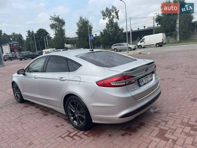 Сірий Форд Фьюжен, об'ємом двигуна 2 л та пробігом 116 тис. км за 14500 $, фото 2 на Automoto.ua