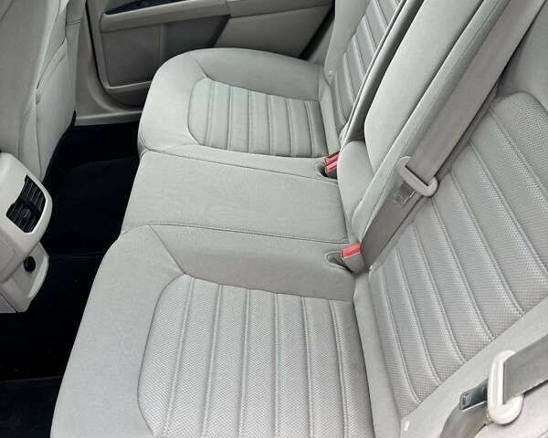 Сірий Форд Фьюжен, об'ємом двигуна 2 л та пробігом 207 тис. км за 13000 $, фото 29 на Automoto.ua