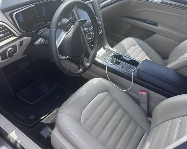 Серый Форд Фьюжн, объемом двигателя 2 л и пробегом 125 тыс. км за 15398 $, фото 16 на Automoto.ua