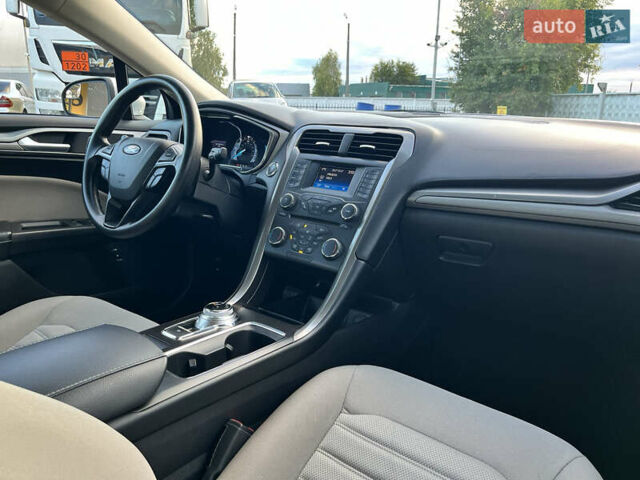 Сірий Форд Фьюжен, об'ємом двигуна 2 л та пробігом 123 тис. км за 14000 $, фото 35 на Automoto.ua