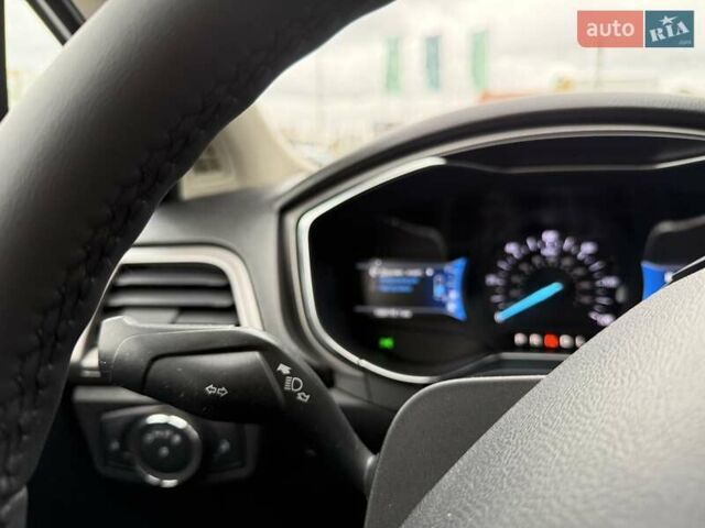Форд Фьюжн 2017 в Киеве на Automoto.ua Серый Форд Фьюжн, объемом двигателя 2 л и пробегом 159 тыс. км за 12999 $, фото 24 на Automoto.ua