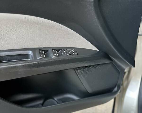 Форд Фьюжн 2017 в Львове на Automoto.ua Серый Форд Фьюжн, объемом двигателя 2.5 л и пробегом 155 тыс. км за 11500 $, фото 26 на Automoto.ua