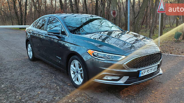 Серый Форд Фьюжн, объемом двигателя 2 л и пробегом 316 тыс. км за 12800 $, фото 2 на Automoto.ua