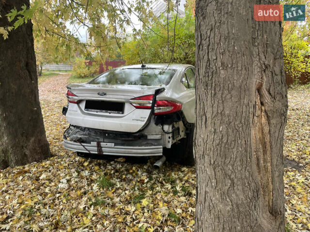 Форд Фьюжн 2017 в Киеве на Automoto.ua Серый Форд Фьюжн, объемом двигателя 2 л и пробегом 195 тыс. км за 9500 $, фото 2 на Automoto.ua