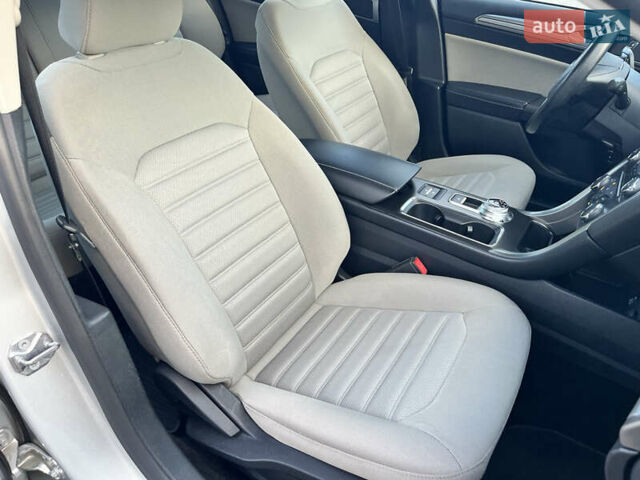 Сірий Форд Фьюжен, об'ємом двигуна 2 л та пробігом 123 тис. км за 14000 $, фото 37 на Automoto.ua