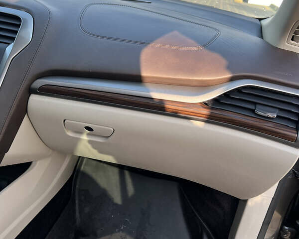 Сірий Форд Фьюжен, об'ємом двигуна 2 л та пробігом 129 тис. км за 16850 $, фото 29 на Automoto.ua
