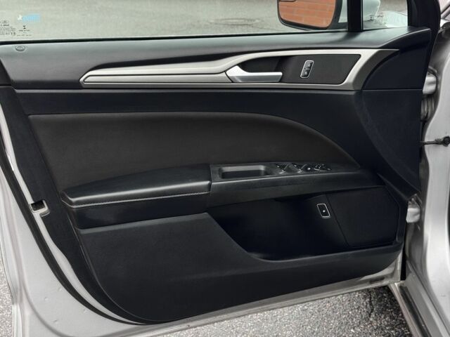 Серый Форд Фьюжн, объемом двигателя 2 л и пробегом 195 тыс. км за 12300 $, фото 18 на Automoto.ua