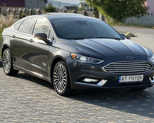 Сірий Форд Фьюжен, об'ємом двигуна 2 л та пробігом 129 тис. км за 16850 $, фото 5 на Automoto.ua