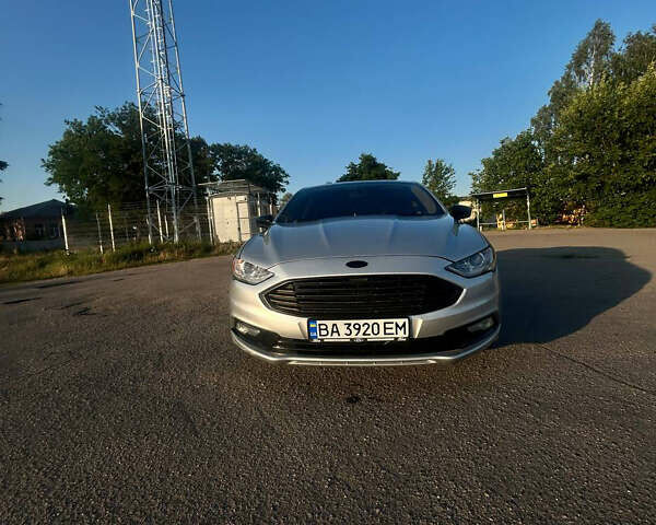 Серый Форд Фьюжн, объемом двигателя 2 л и пробегом 118 тыс. км за 11500 $, фото 5 на Automoto.ua