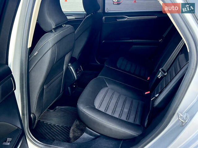 Сірий Форд Фьюжен, об'ємом двигуна 2 л та пробігом 173 тис. км за 16500 $, фото 31 на Automoto.ua