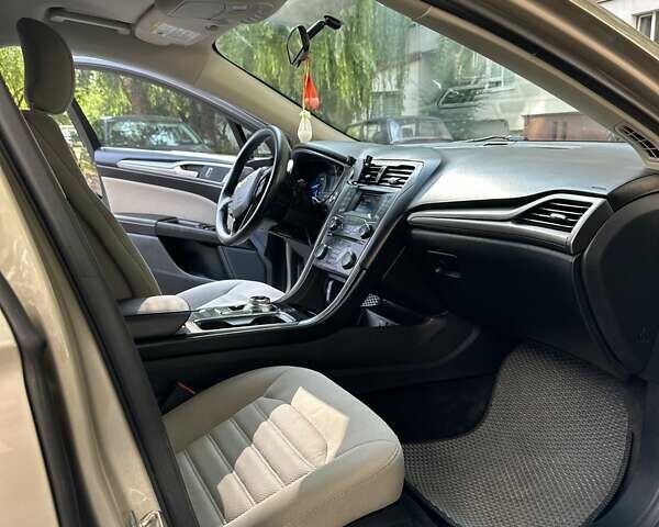 Форд Фьюжн 2017 в Львове на Automoto.ua Серый Форд Фьюжн, объемом двигателя 2.5 л и пробегом 155 тыс. км за 11500 $, фото 24 на Automoto.ua