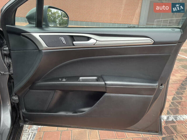 Серый Форд Фьюжн, объемом двигателя 2.49 л и пробегом 119 тыс. км за 10400 $, фото 50 на Automoto.ua