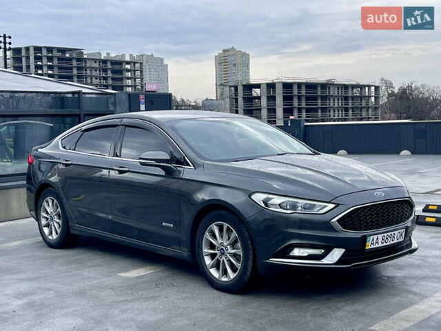 Серый Форд Фьюжн, объемом двигателя 2 л и пробегом 133 тыс. км за 15300 $, фото 2 на Automoto.ua