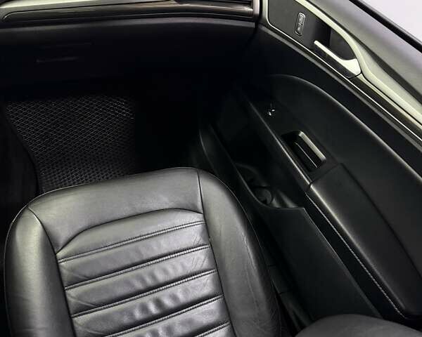 Форд Фьюжн 2017 в Одессе на Automoto.ua Серый Форд Фьюжн, объемом двигателя 2 л и пробегом 78 тыс. км за 15800 $, фото 23 на Automoto.ua