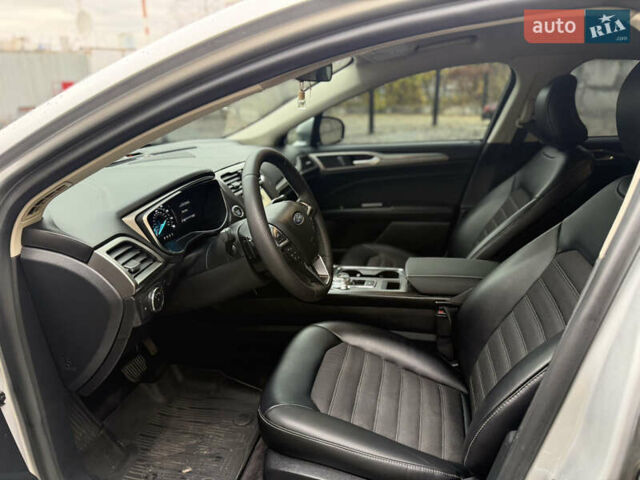 Серый Форд Фьюжн, объемом двигателя 2 л и пробегом 205 тыс. км за 11000 $, фото 7 на Automoto.ua