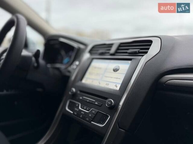 Форд Фьюжн 2017 в Киеве на Automoto.ua Серый Форд Фьюжн, объемом двигателя 2 л и пробегом 159 тыс. км за 12999 $, фото 19 на Automoto.ua