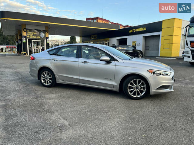Сірий Форд Фьюжен, об'ємом двигуна 2 л та пробігом 123 тис. км за 14000 $, фото 12 на Automoto.ua