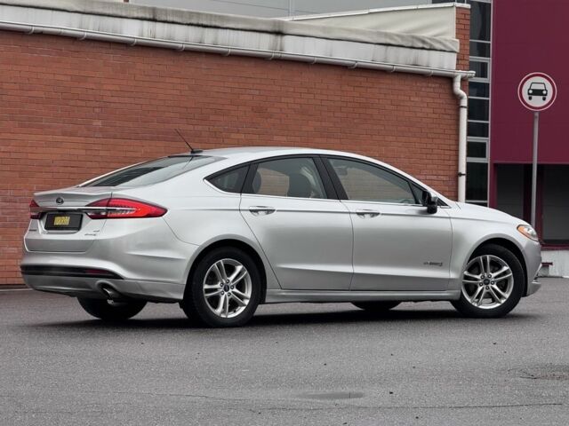 Серый Форд Фьюжн, объемом двигателя 2 л и пробегом 195 тыс. км за 12300 $, фото 4 на Automoto.ua