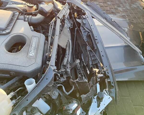 Серый Форд Фьюжн, объемом двигателя 2 л и пробегом 170 тыс. км за 8999 $, фото 6 на Automoto.ua