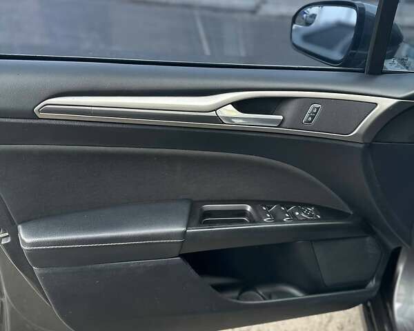 Сірий Форд Фьюжен, об'ємом двигуна 2.49 л та пробігом 130 тис. км за 12000 $, фото 9 на Automoto.ua