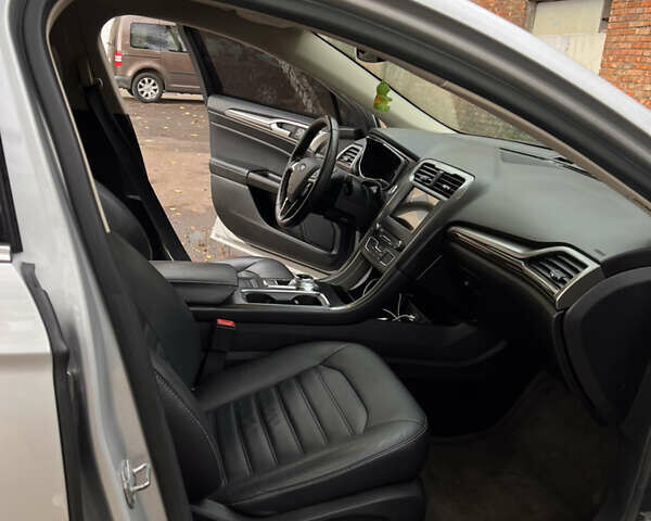 Серый Форд Фьюжн, объемом двигателя 2 л и пробегом 186 тыс. км за 12100 $, фото 9 на Automoto.ua