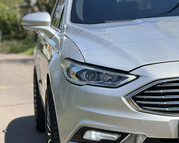 Сірий Форд Фьюжен, об'ємом двигуна 2 л та пробігом 230 тис. км за 15500 $, фото 1 на Automoto.ua