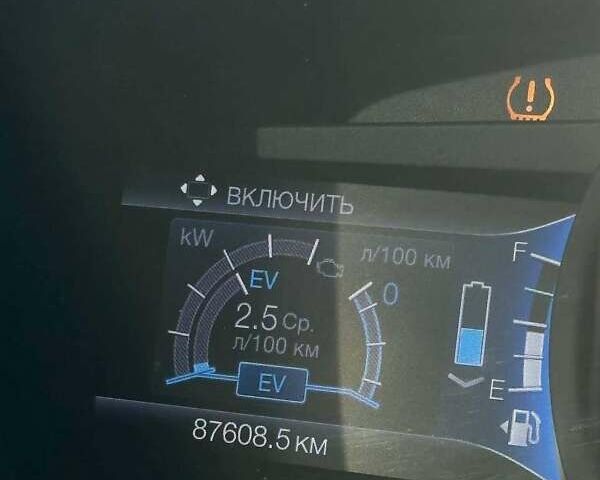 Серый Форд Фьюжн, объемом двигателя 2 л и пробегом 136 тыс. км за 10900 $, фото 2 на Automoto.ua