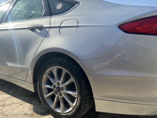 Серый Форд Фьюжн, объемом двигателя 2 л и пробегом 207 тыс. км за 13000 $, фото 3 на Automoto.ua