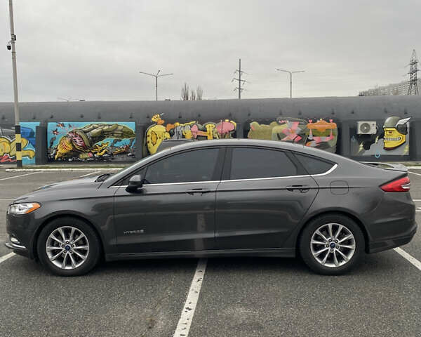 Серый Форд Фьюжн, объемом двигателя 2 л и пробегом 261 тыс. км за 14000 $, фото 2 на Automoto.ua