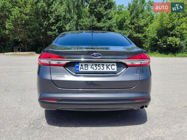 Сірий Форд Фьюжен, об'ємом двигуна 2 л та пробігом 63 тис. км за 18400 $, фото 5 на Automoto.ua