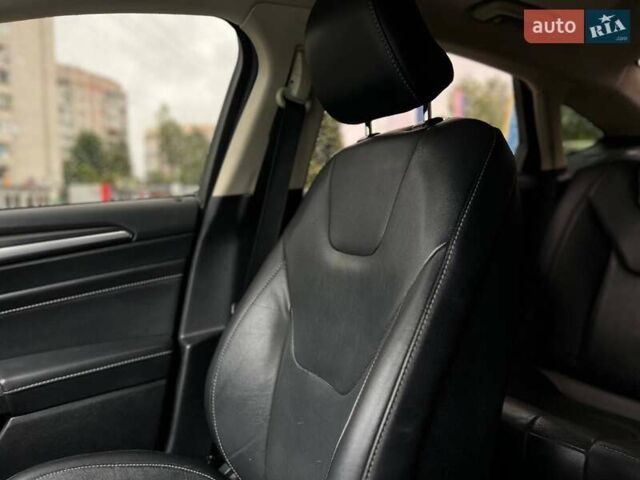 Форд Фьюжн 2017 в Львове на Automoto.ua Серый Форд Фьюжн, объемом двигателя 2 л и пробегом 147 тыс. км за 15999 $, фото 15 на Automoto.ua
