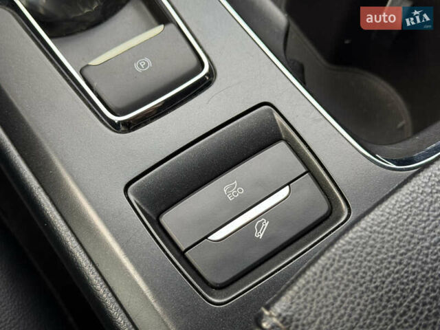 Серый Форд Фьюжн, объемом двигателя 2 л и пробегом 180 тыс. км за 14650 $, фото 18 на Automoto.ua