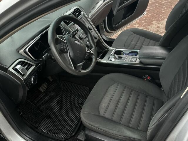 Сірий Форд Фьюжен, об'ємом двигуна 2 л та пробігом 184 тис. км за 13500 $, фото 10 на Automoto.ua