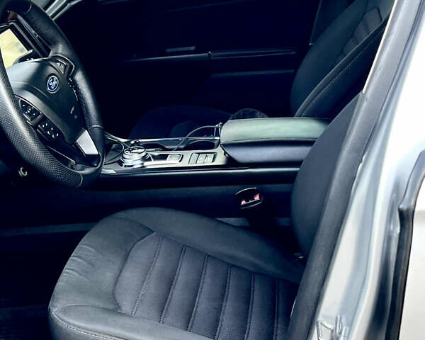 Сірий Форд Фьюжен, об'ємом двигуна 2 л та пробігом 173 тис. км за 16500 $, фото 25 на Automoto.ua